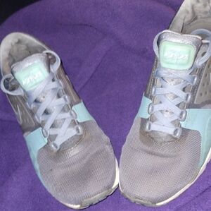 Nike Women's Gray and Teal Sneakers